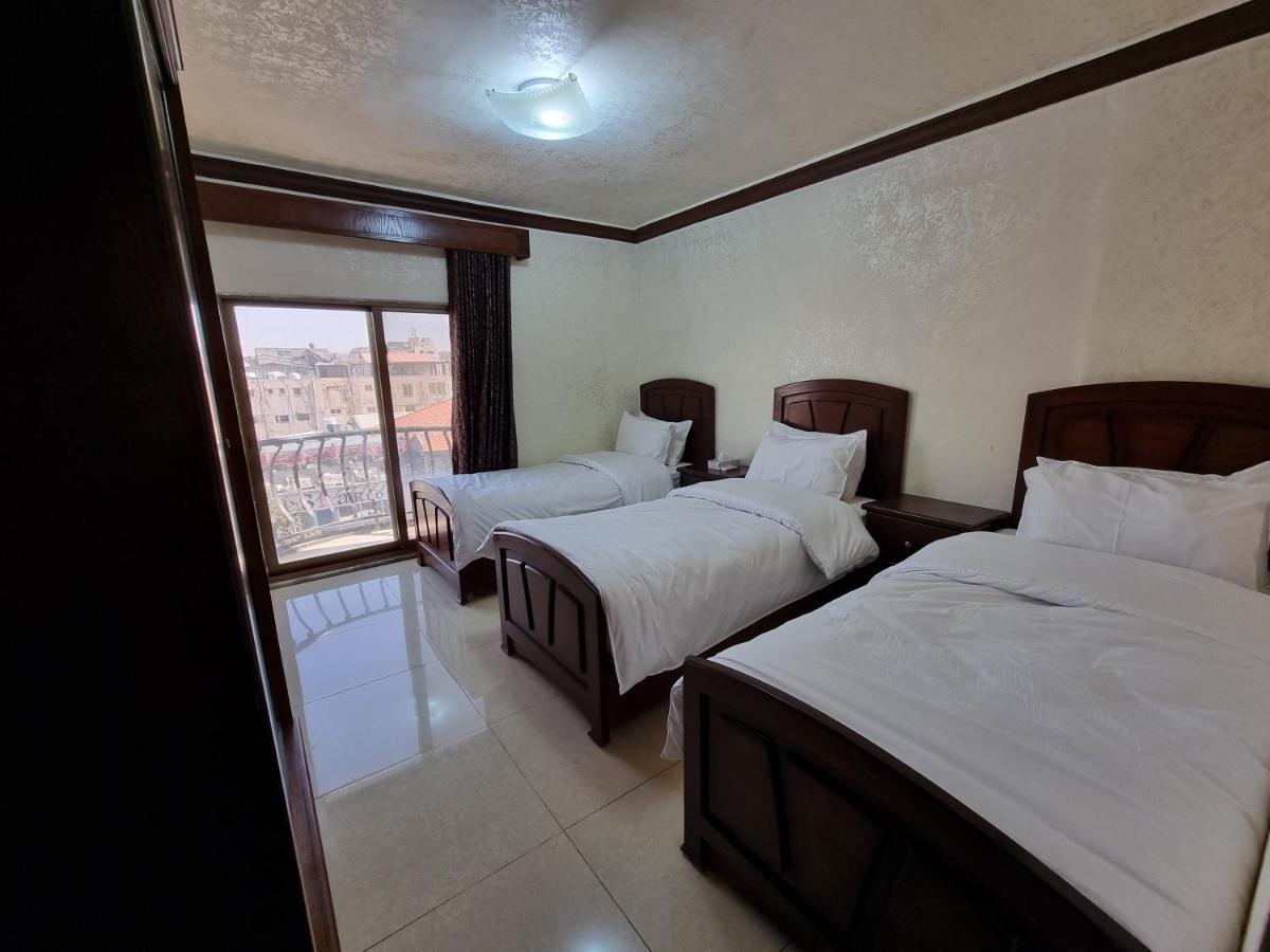 Nahas Plaza Aparthotel Irbid Exterior photo